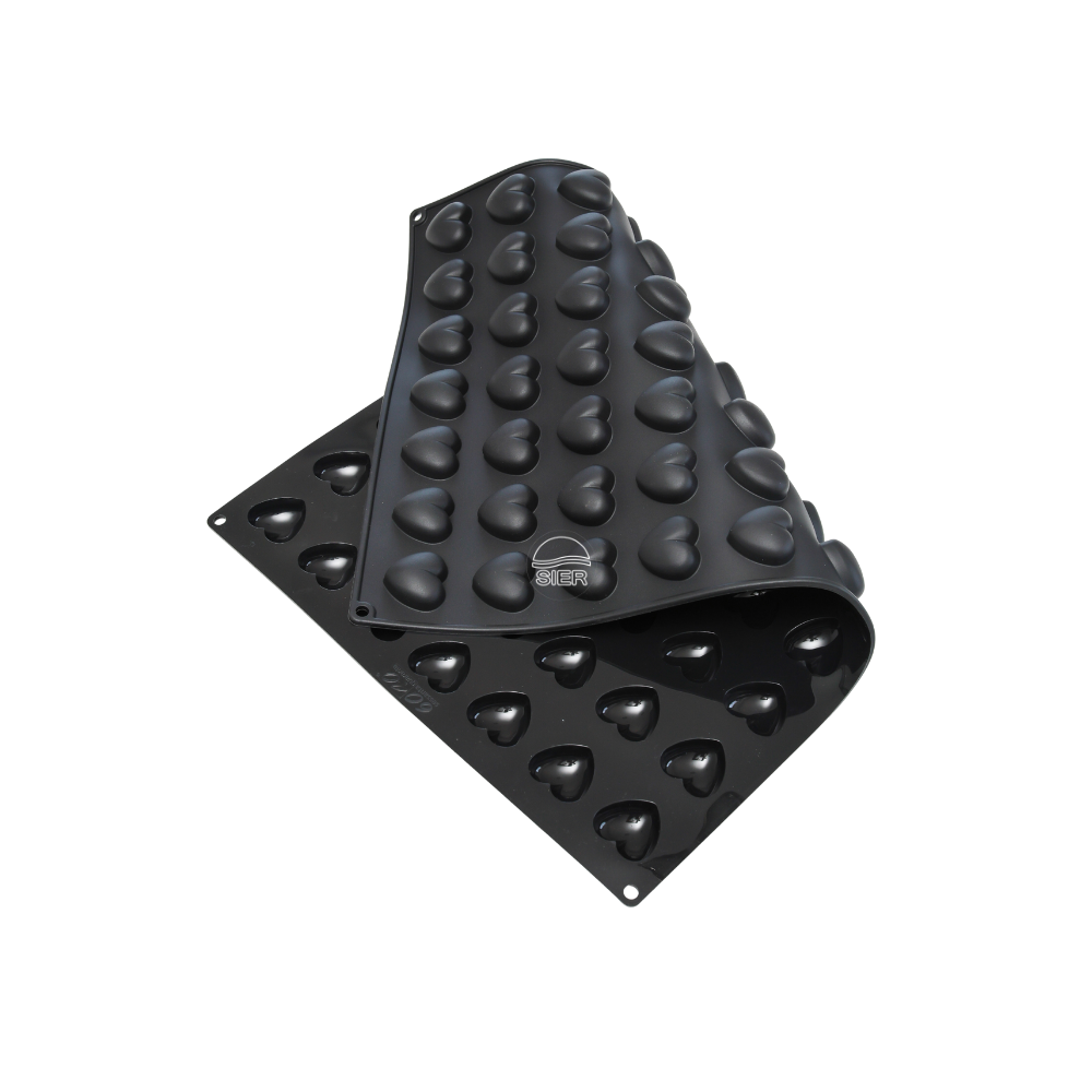 Moule silicone  mini cœurs 70 empreintes dimension 36x39 hauteur 16mm plaque 60x40cm
